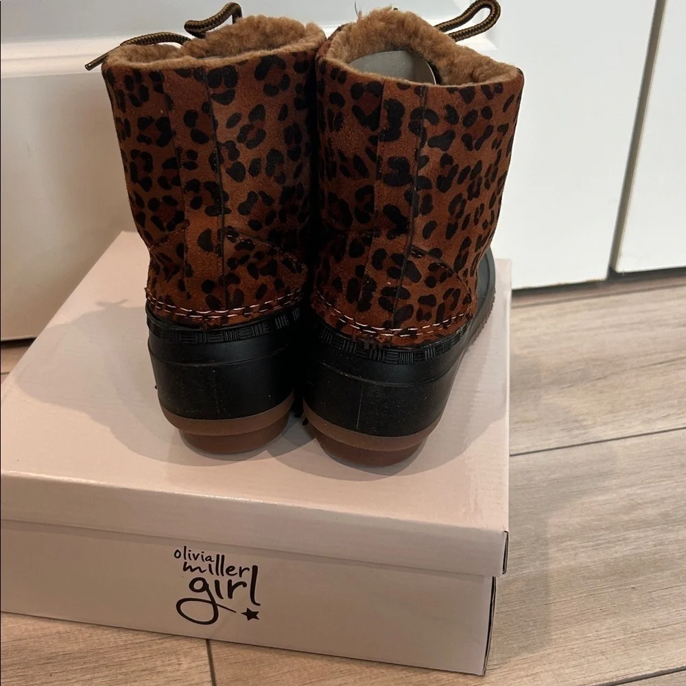 Olivia Miller Girl! Girls leopard print snow rain faux fur lined boots size 3